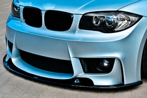 BMW 1-sarja E81/E82/E87/E88 2004–2011 DPT etulippa (1M E87, 2004-2008, kiiltävä musta) kuva 1