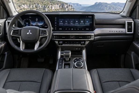Uusi Mitsubishi Pajero 2026: runkorakenteinen SUV ja Super Select 4WD-II