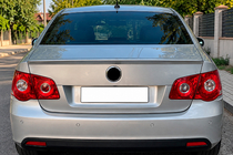 Volkswagen Jetta 2006–2011 DPT-spoileri (kiiltomusta) kuva 1