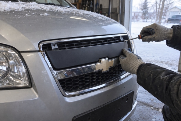 Talvisuoja henkilöautoon: Megane III, Aveo T250, Lanos, Lacetti, Astra G, Passat B6, Santa Fe 2 — mikä valita