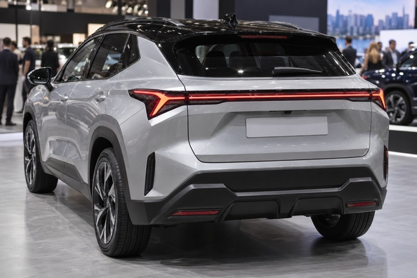 Omoda 4: Cheryn kompakti crossover Eurooppaan – 224 hv hybridi ja 155–160 kW sähköversio Kuva 1