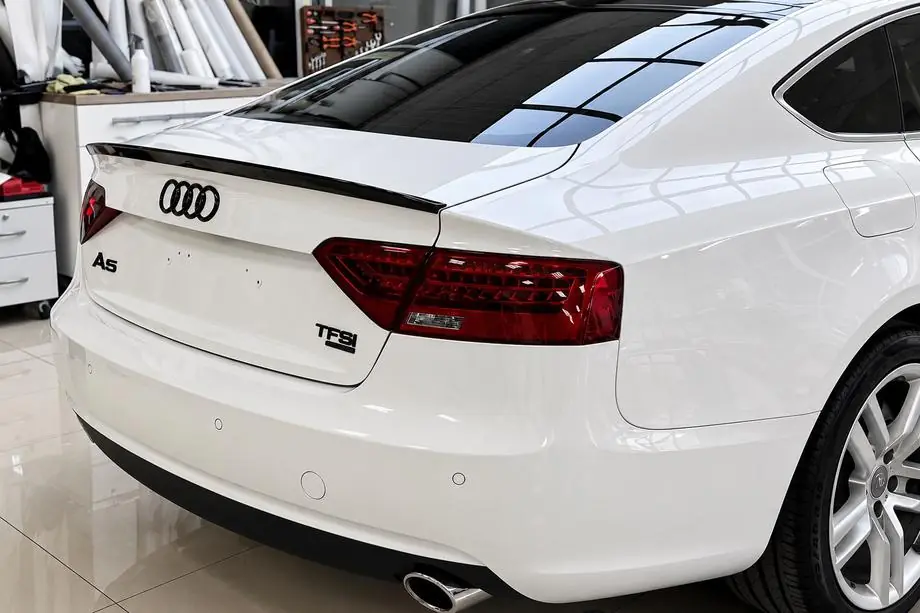 Audi A5 2007–2015 S-Style takaspoileri (Sportback, kiiltävä musta) Kuva 2