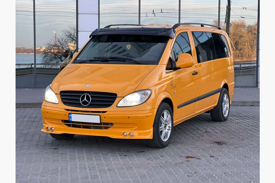 Mercedes Vito W639 2004–2014 Tuulilasin visiiri (kiiltomusta, 5 mm) Image