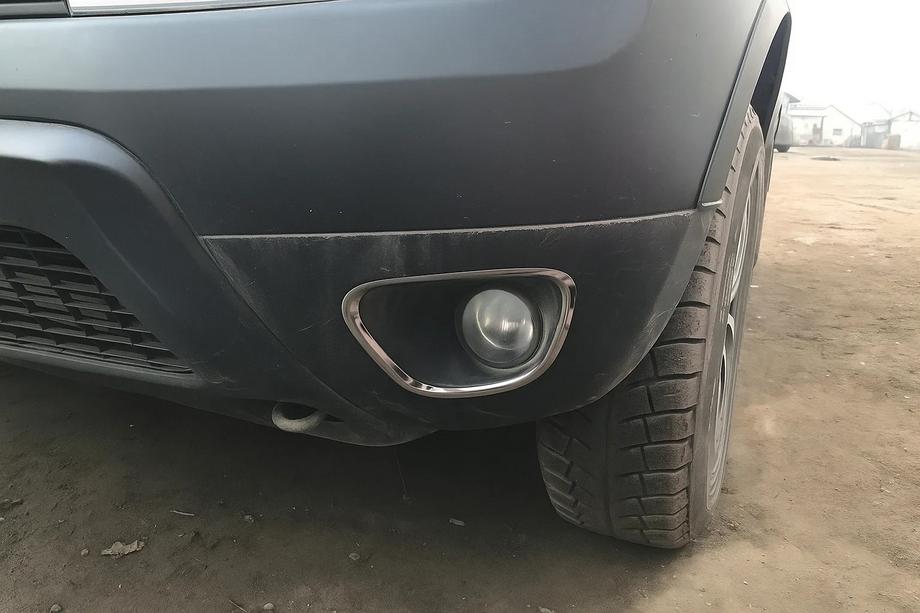 Dacia Duster 2008–2018 Sumuvalojen kromikehykset 2010-2013 (2 kpl, ruostumaton teräs) Image