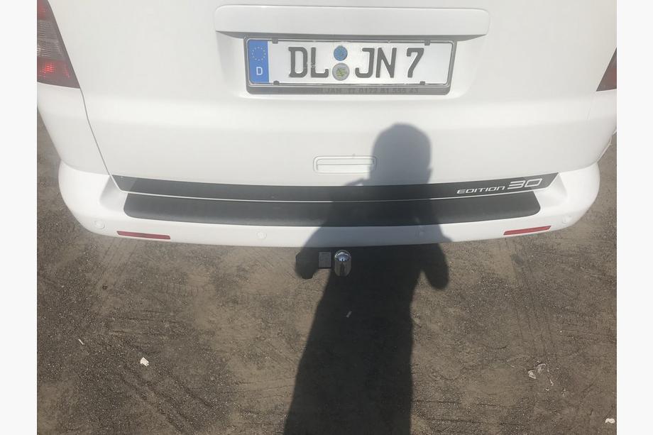 Volkswagen T5 2010–2015 Takapuskurin suojalista käänteellä (ABS-muovi) Matta Kuva 5