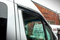 Mercedes Sprinter W906 2006–2018 Liimattavat ikkunadeflektorit (2 kpl, Sunplex Sport) kuva 8