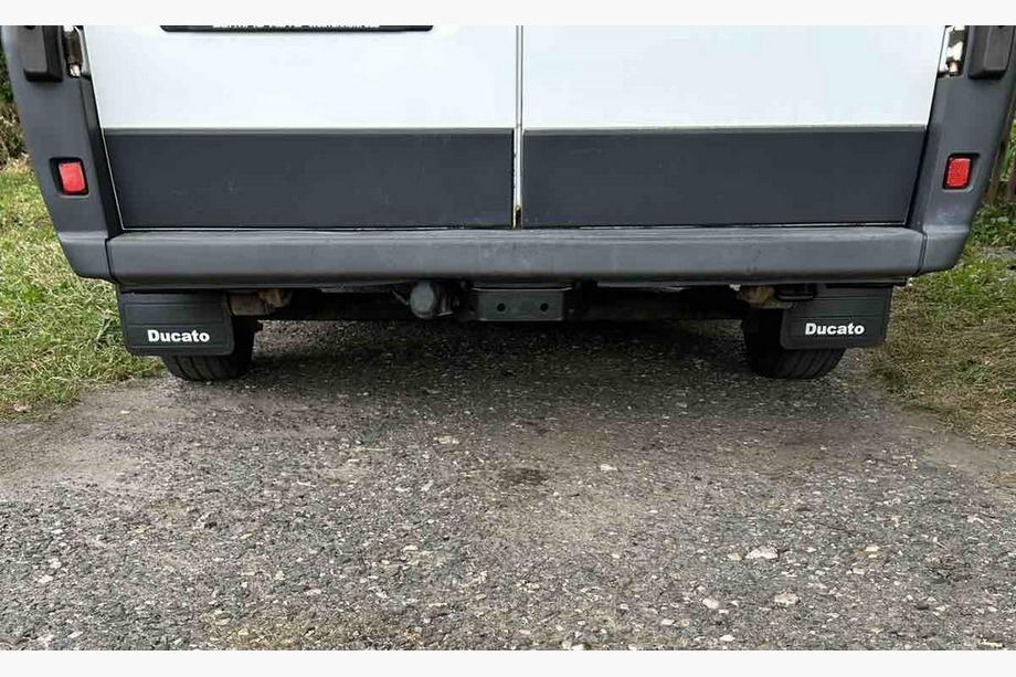 Fiat Ducato 1995–2006 Premium suorat mallikohtaiset roiskeläpät (2 kpl) Image