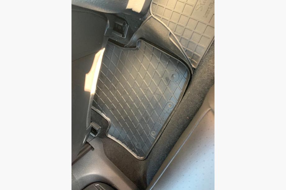Volkswagen Golf 7/E-Golf 2012–2020 Kumimatot (4 kpl, Stingray Premium) Kuva 6