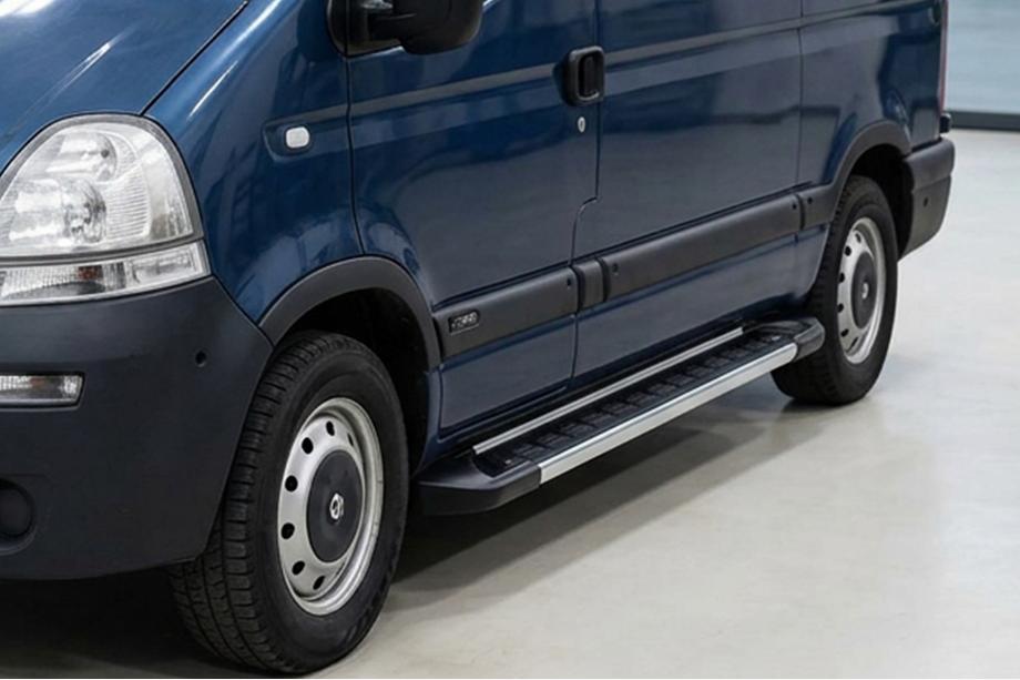 Nissan Interstar 2002–2010 RedLine V1 sivuportaat (2 kpl, alumiini) Image