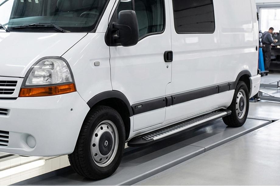 Nissan Interstar 2002–2010 Line-astinlaudat (2 kpl, alumiini) Image