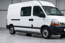 Nissan Interstar 2002–2010 Sivuporrast Bosphorus Black (2 kpl, alumiini) kuva 1