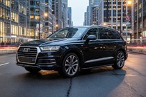 Audi Q7 2015–2026 Allmond Black sivuportaat (2 kpl, alumiini) kuva 1