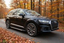 Audi Q7 2015–2026 RedLine V1 sivuportaat (2 kpl, alumiini) kuva 1