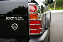 Nissan Patrol Y61 1997–2011 Takavalon kehys (muovi) kuva 1