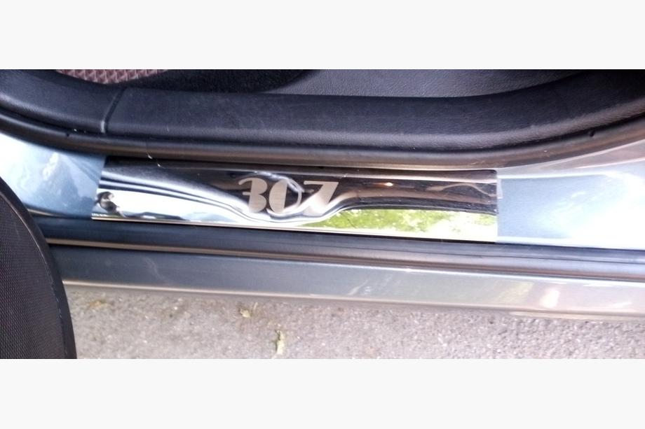 Peugeot 307 2001–2008 Carmos V1 kynnyslistat (4 kpl, ruostumaton teräs) Kuva 4