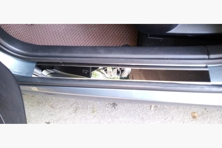 Peugeot 307 2001–2008 Carmos V1 kynnyslistat (4 kpl, ruostumaton teräs) Kuva 3