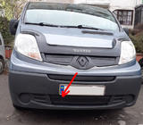 Renault Trafic 2001–2015 Alempi säleikön talvisuoja (rekisterikilven alle) 2001-2007, Kiiltävä kuva 1
