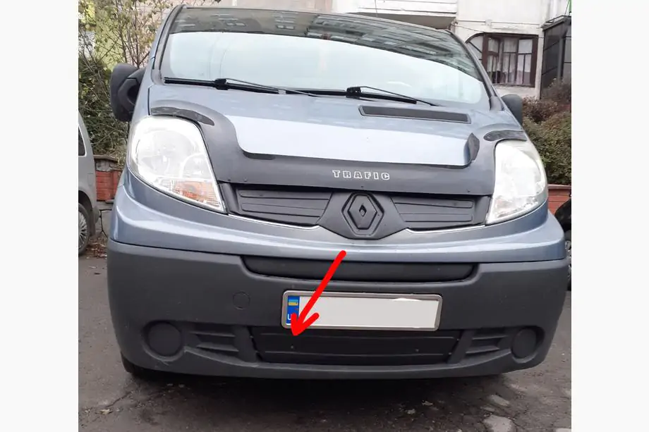 Renault Trafic 2001–2015 Alempi säleikön talvisuoja (rekisterikilven alle) 2001-2007, mattapintainen Image