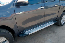 Toyota Hilux 2015– Allmond Grey -sivuporrassarja (2 kpl, alumiini) kuva 1