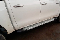 Toyota Hilux 2015– Allmond Grey -sivuporrassarja (2 kpl, alumiini) kuva 8