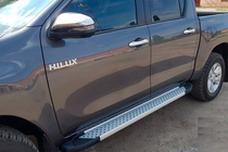 Toyota Hilux 2015– Allmond Grey -sivuporrassarja (2 kpl, alumiini) kuva 9