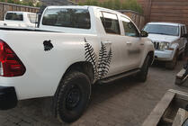 Toyota Hilux 2015– Allmond Black sivuaskelmat (2 kpl, alumiini) kuva 5
