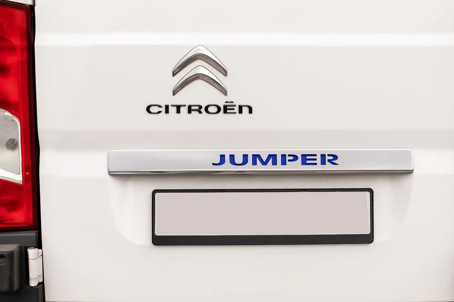 Citroen Jumper 2007–2025 Kromilista rekisterikilven yläpuolelle, sininen LED (RST) Image