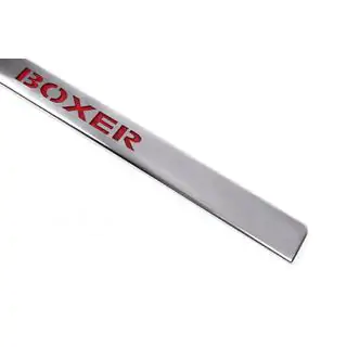 Krominen LED-punainen rekisterikilven ylälista (ruostumaton teräs) Peugeot Boxer 2006–2025 kuva 3