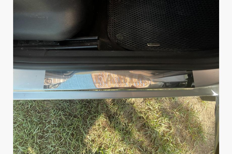 Skoda Fabia 2000–2007 Carmos-kynnyslistat (4 kpl, ruostumaton teräs) Image