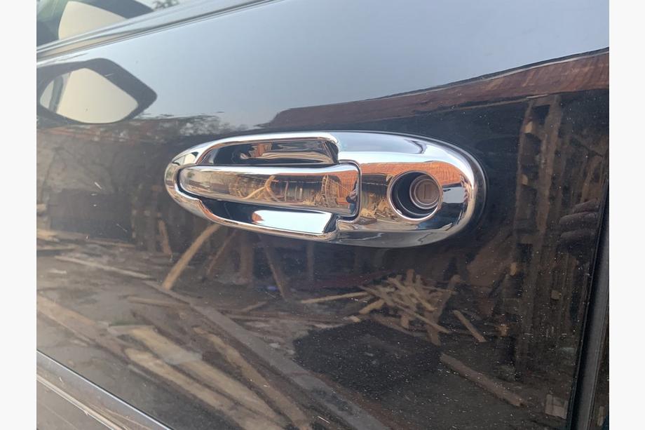 Toyota Land Cruiser 100 1998–2007 Kromiset ovenkahvan suojakuoret ja kehykset (8 kpl, muovi) Kuva 3