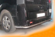 Renault Trafic 2001–2015 Takasuojakaari kulmilla (RST) kuva 2