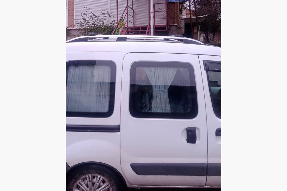 Renault Kangoo 1998–2008 Skyport kattokaiteet (harmaa matta) Kuva 2