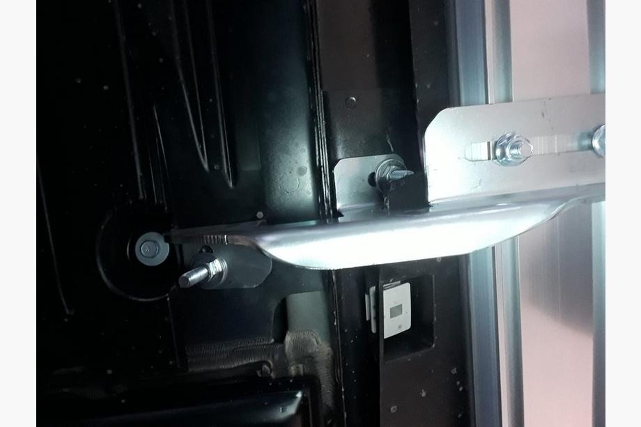 Ford Kuga/Escape 2013–2019 Sivuportaat Maya V1 (2 kpl, alumiini) Mustilla ovilistoilla Kuva 4