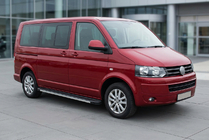 Volkswagen T5 2010–2015 Maya sivukynnykset (2 kpl, alumiini) Lyhyt akseliväli kuva 1