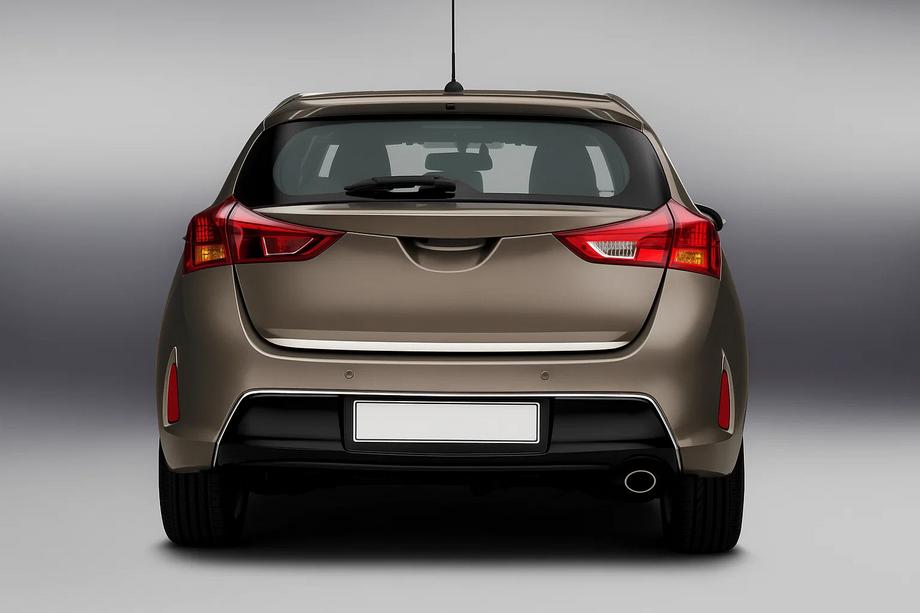 Toyota Auris 2012–2018 Takalaukun reunalista (RST) Image