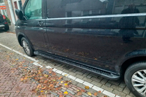 Volkswagen T6 2015–2024 Allmond Black sivuaskelmat (2 kpl, alumiini) Lyhyt akseliväli kuva 4