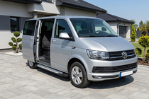 Volkswagen T6 2015–2024 Line-sivuporrassarja (2 kpl, alumiini) Lyhyt akseliväli kuva 1
