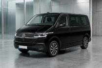 Volkswagen T6 2015–2024 RedLine Black sivuporrastangot (2 kpl, alumiini) Lyhyt akseliväli kuva 1