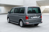 Volkswagen T6 2015–2024 BlackLine-sivuporrassarja (2 kpl, alumiini) Pitkä akseliväli kuva 1