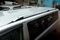 Volkswagen T6 2015–2024 CROWN kattokaiteet (matta harmaa) kuva 1