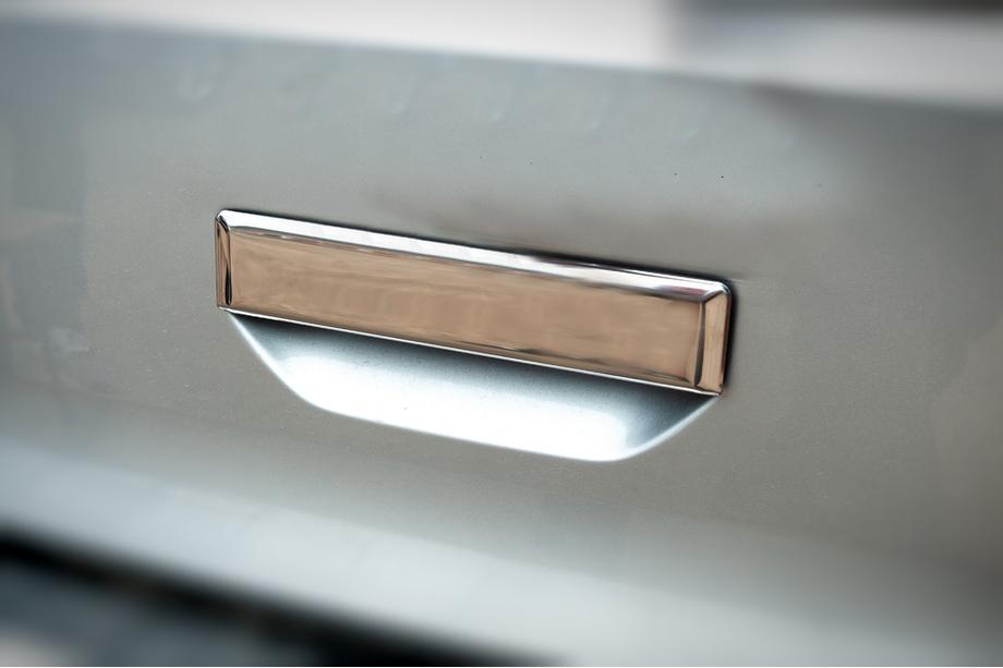 Volkswagen T6 2015–2024 Takaoven kahvan suojus (RST) OmsaLine – italialainen ruostumaton teräs Image