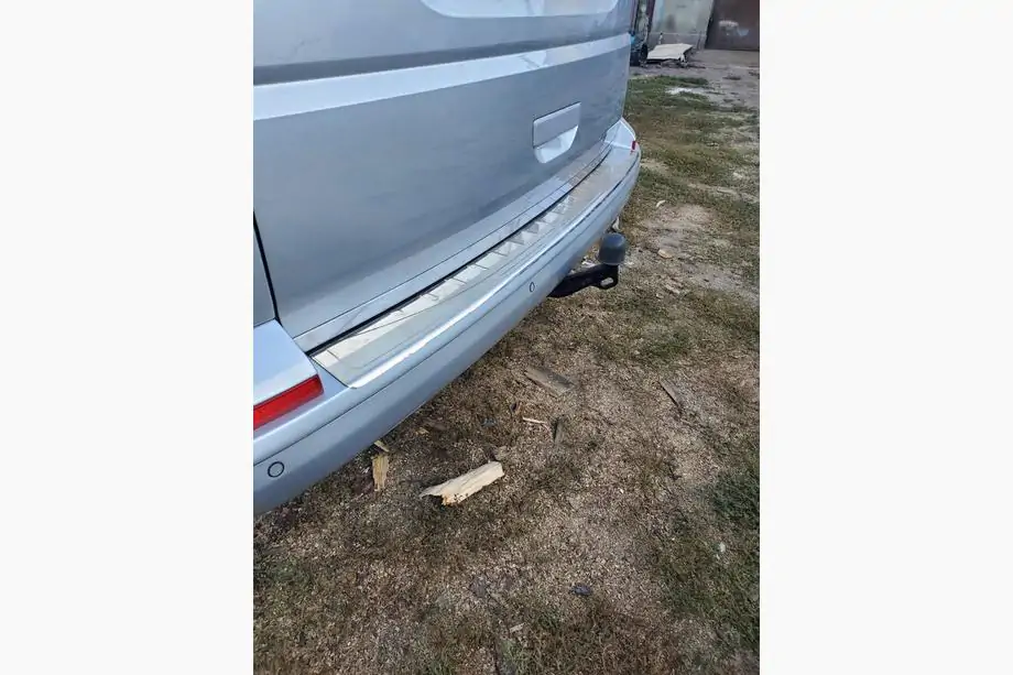 Volkswagen T6 2015–2024 Takapuskurin suojalista Omsa Kiiltävä (1-ovinen, ruostumaton teräs) Image