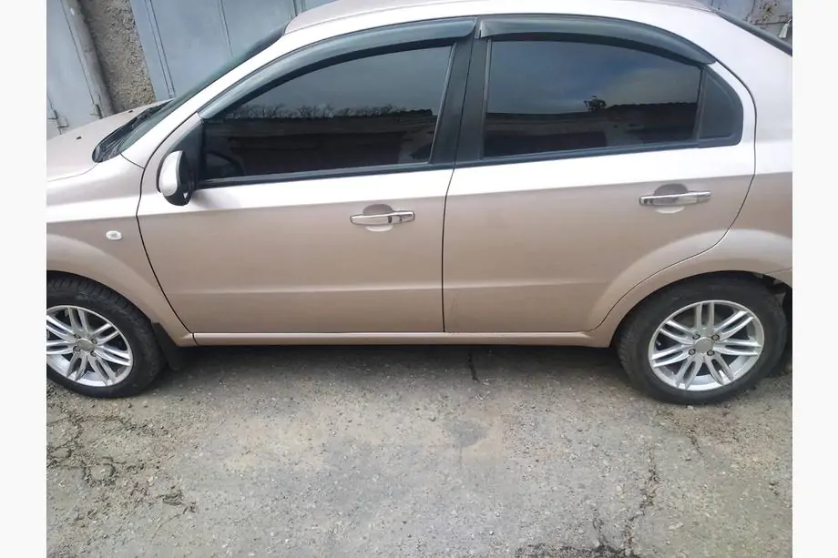 Chevrolet Aveo T250 2005–2011 Kromiset ovenkahvan suojakuoret (4 kpl) Image