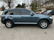 Volkswagen Touareg 2002–2010 Kromatut kattokaiteet (muovijalat) Metallinen jalka kuva 8