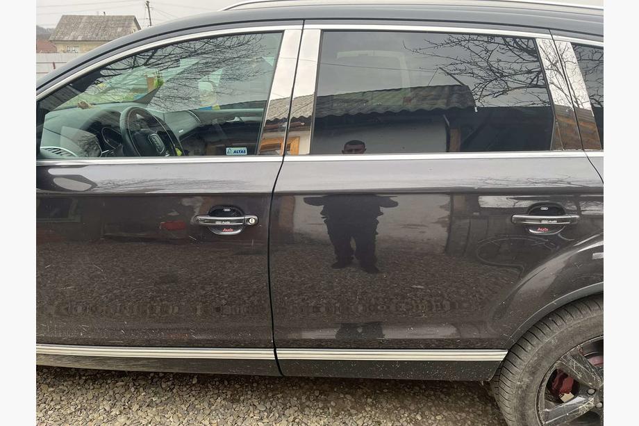 Audi Q7 2005–2015 Ovipilarien listat (ruostumaton teräs) Image