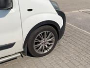 Peugeot Bipper 2008–2017 Lokasuojan kaarilevikkeet (4 kpl, mustat) kuva 6