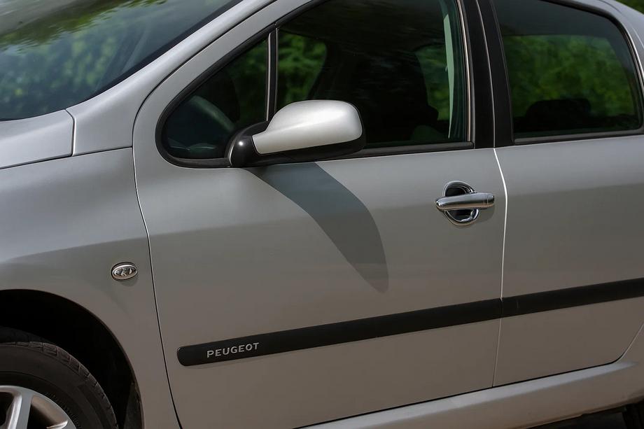 Peugeot 307 2001–2008 Ovenkahvan aluslistat (4 kpl, muovi) Image