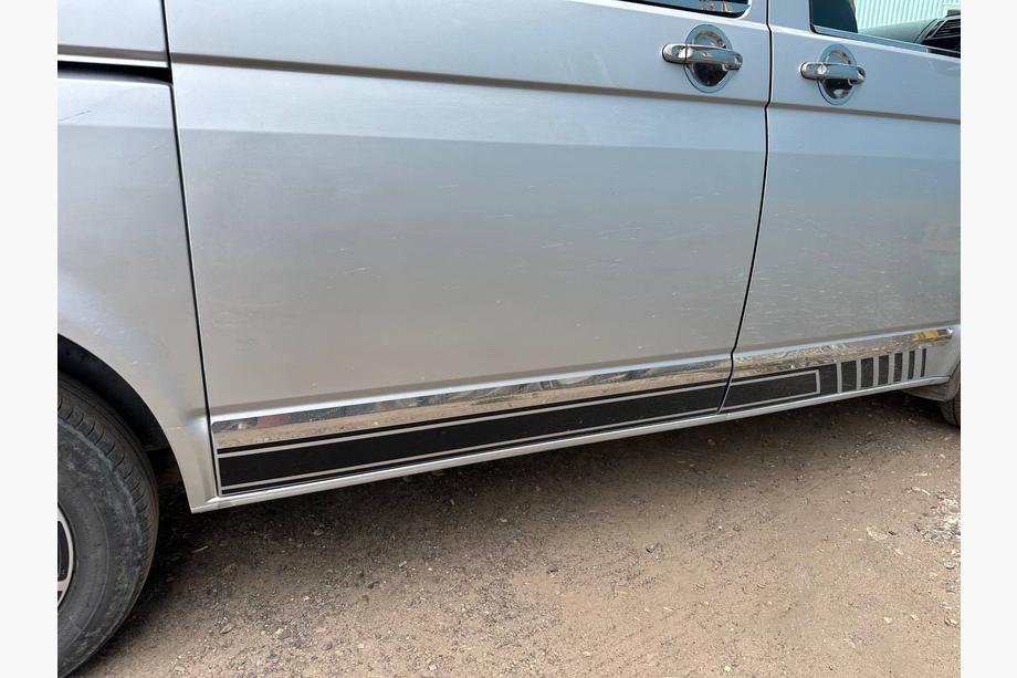 Volkswagen T5 Caravelle 2004–2010 Ruostumattomasta teräksestä valmistetut ovenkahvan suojat 4 kpl, Omsa - italialaista ruostumatonta terasta Kuva 15