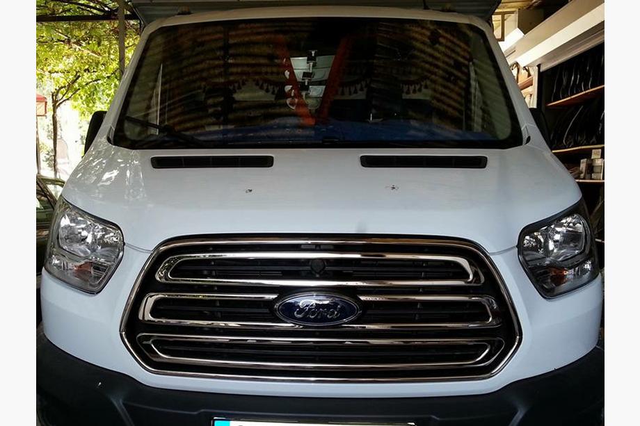 Ford Transit 2014– Etusäleikön kehyslistat (2014-2018, 2 kpl, rst) Kuva 5