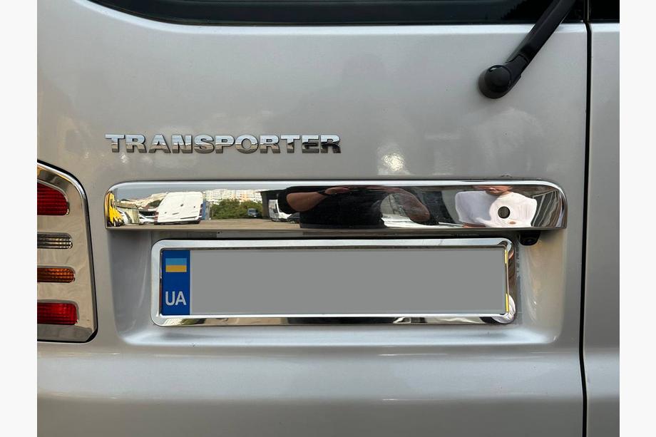 Volkswagen T5 Multivan 2003–2010 Rekisterikilven ylälista saranallisille parioville (ruostumaton teräs) OmsaLine – italialainen ruostumaton teräs Kuva 8